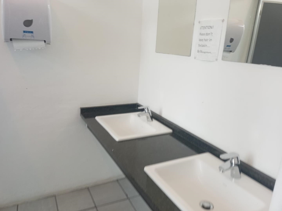 To Let Commercial Property for Rent in Woodstock Western Cape